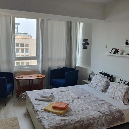 Calea Victoriei Studio Bukarest Eksteriør billede